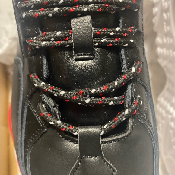 MENS FILA Headline sneaker. Tried on but never worn size 11 (US) - Picture 3 of 7